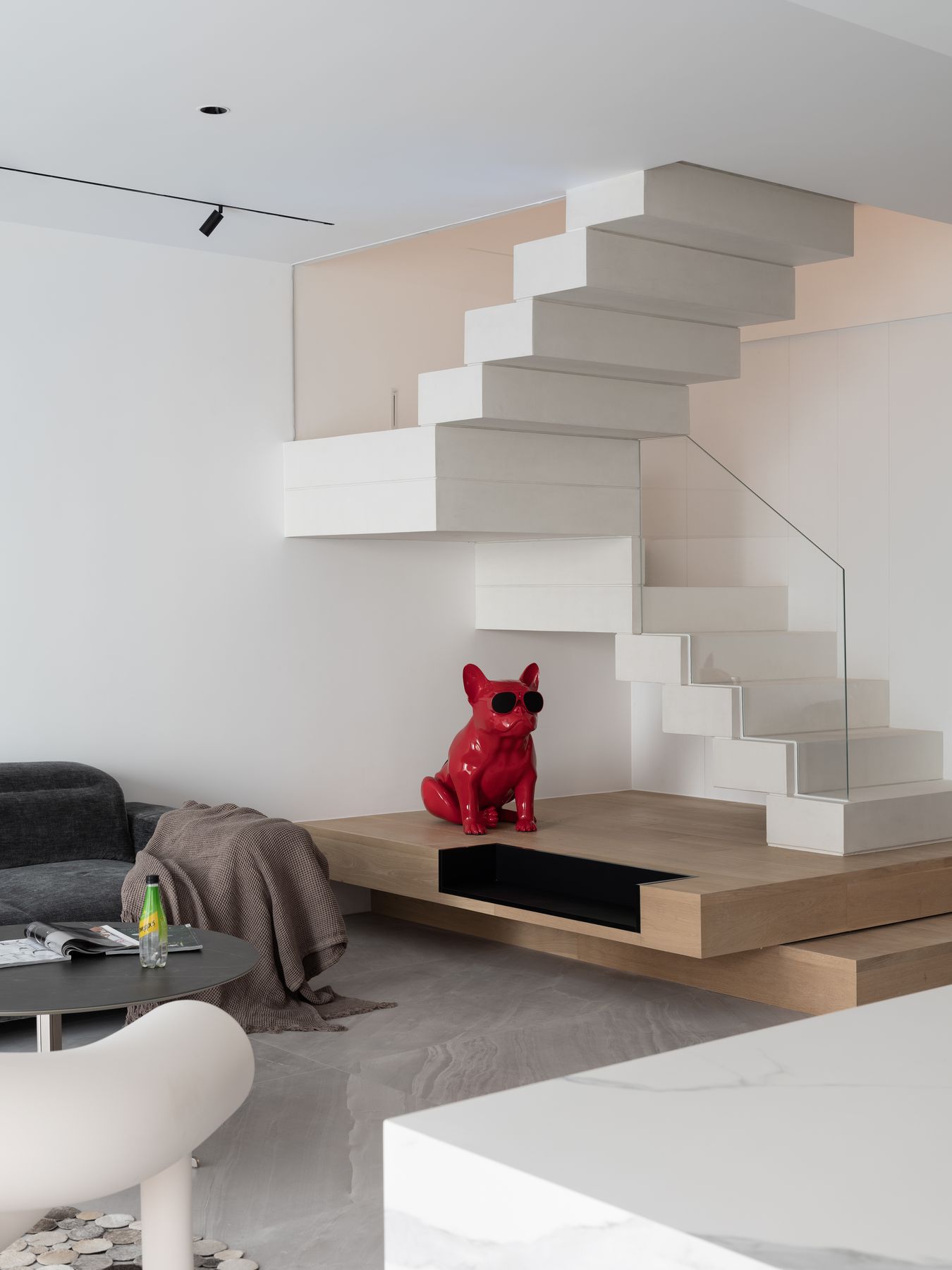Suspended stair — 4